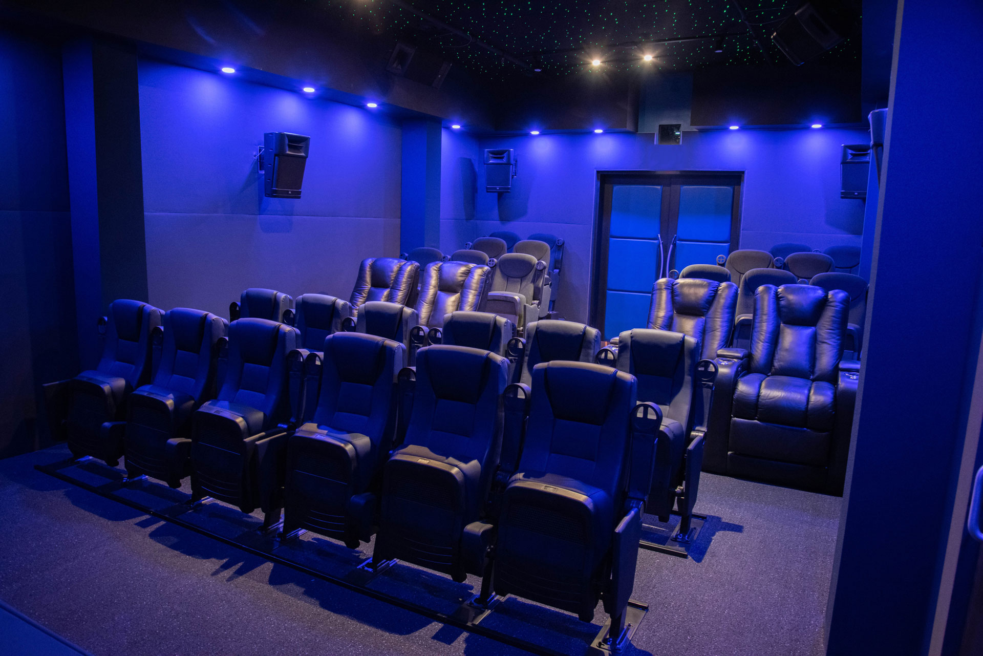 NoiseFloor Chicago screening room